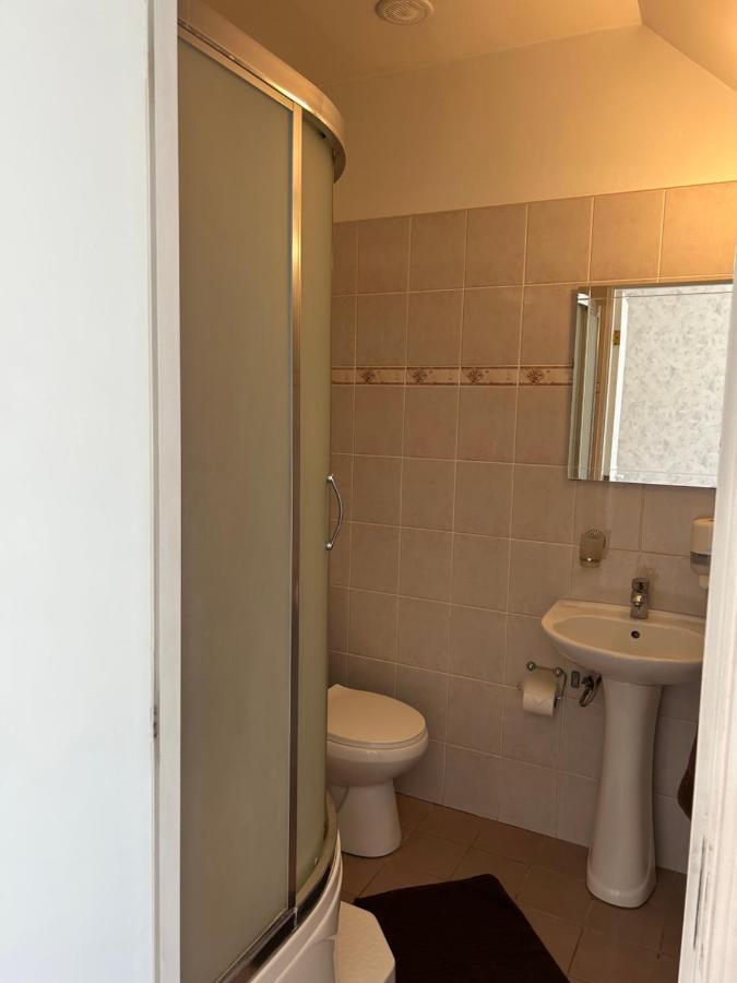 Radi Otel Brocēni Dış mekan fotoğraf