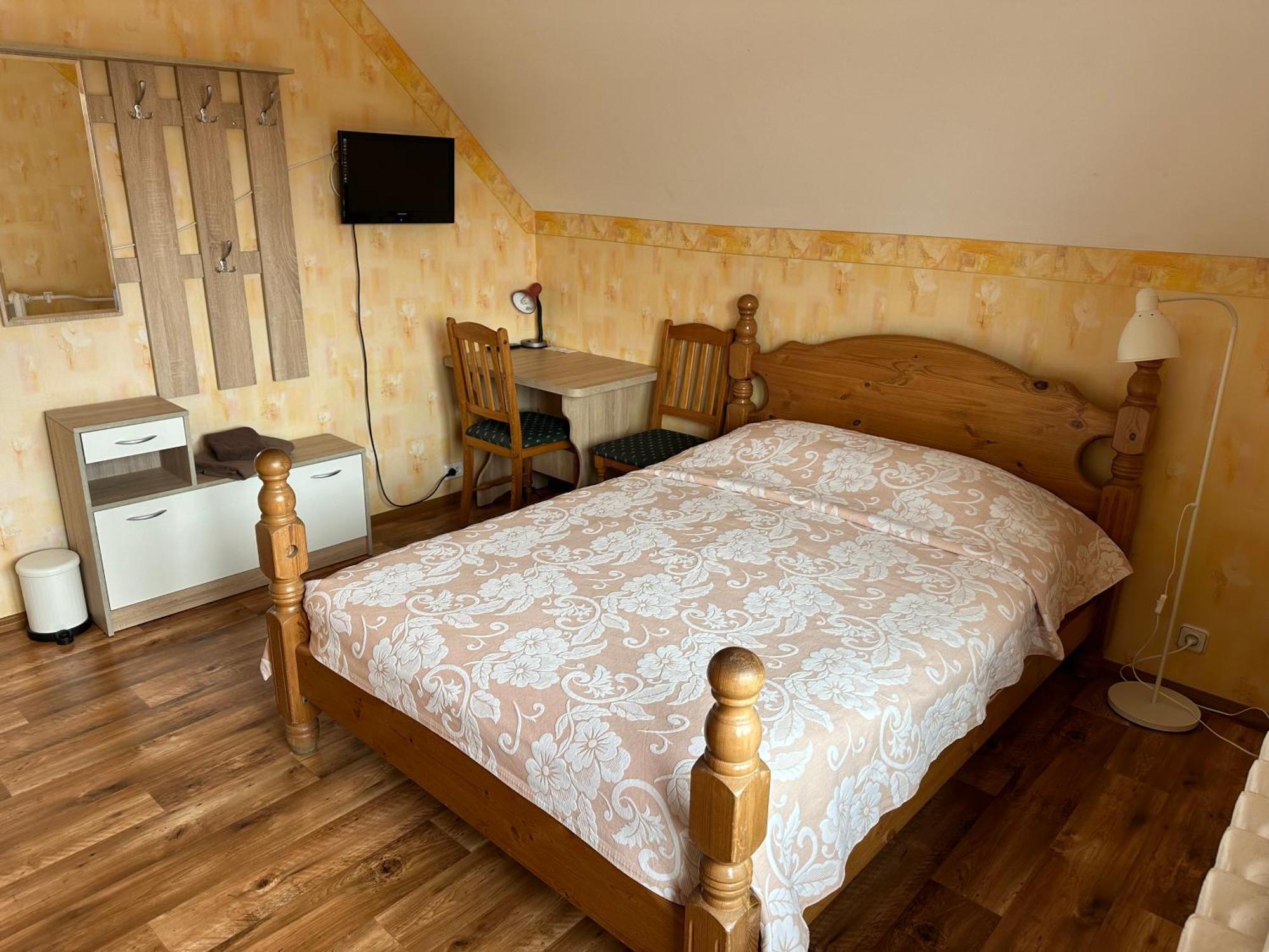 Radi Otel Brocēni Dış mekan fotoğraf